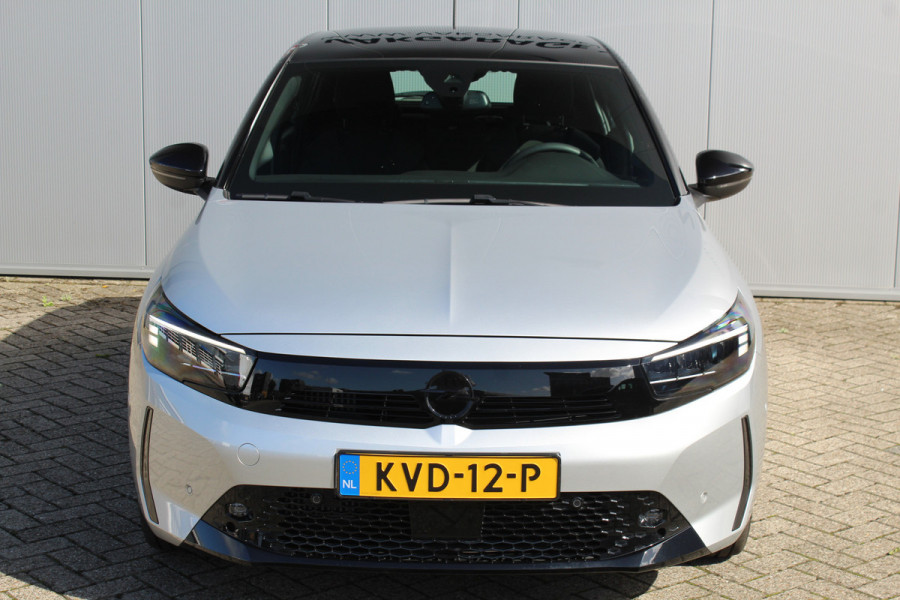 Opel Corsa 1.2-100pk Turbo Ultimate. In nieuwstaat verkerende Opel Corsa ! Autm. airco, cruise cntrl, lane assist, panoramadak, verwarmde stoelen, LM wielen, camera, pdc v+a, navigatie by Apple Carplay/Android auto, metallic, LED verl. etc.