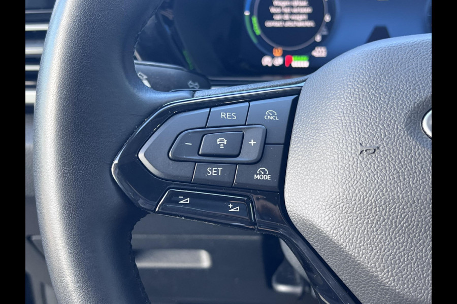 Ford Tourneo Connect 1.5 EcoBoost PHEV L2 Titanium 150pk | Trekhaak | Achteruitrijcamera | Lederen bekleding | Adaptive cruise control