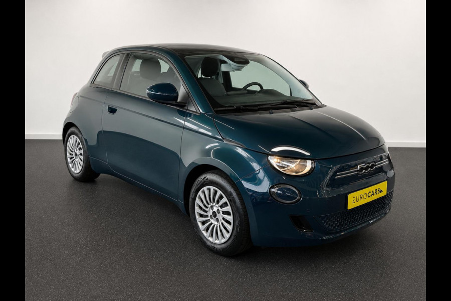 Fiat 500E 42 kWh Navigatie by Apple Carplay Android Auto camera Parkeersensoren rondom Dodehoekdetectie Cruise Control Stoelverwarming Keyless Entry Climate Control