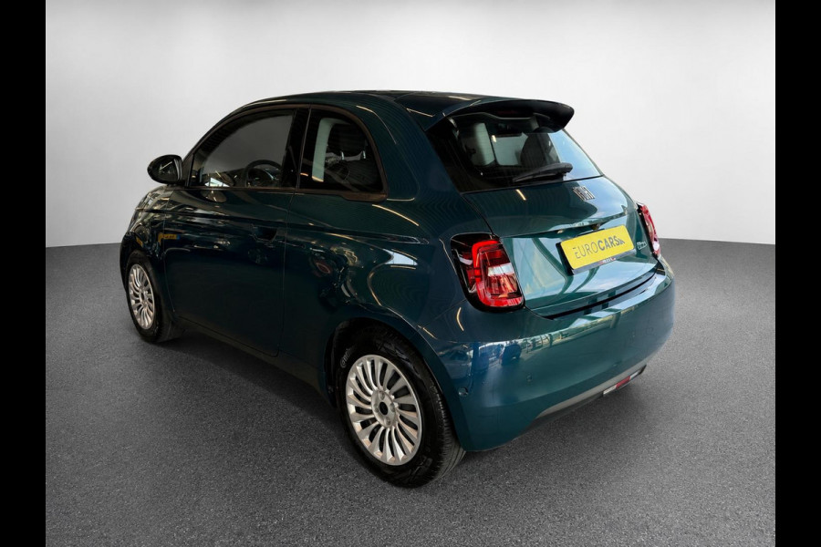 Fiat 500E 42 kWh Navigatie by Apple Carplay Android Auto camera Parkeersensoren rondom Dodehoekdetectie Cruise Control Stoelverwarming Keyless Entry Climate Control
