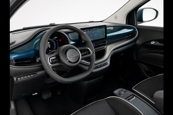 Fiat 500E 42 kWh Navigatie by Apple Carplay Android Auto camera Parkeersensoren rondom Dodehoekdetectie Cruise Control Stoelverwarming Keyless Entry Climate Control
