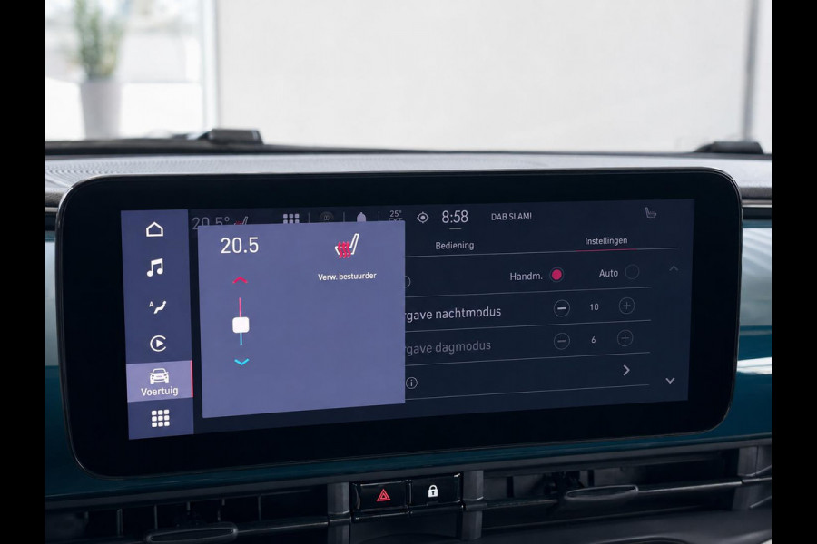 Fiat 500E 42 kWh Navigatie by Apple Carplay Android Auto camera Parkeersensoren rondom Dodehoekdetectie Cruise Control Stoelverwarming Keyless Entry Climate Control