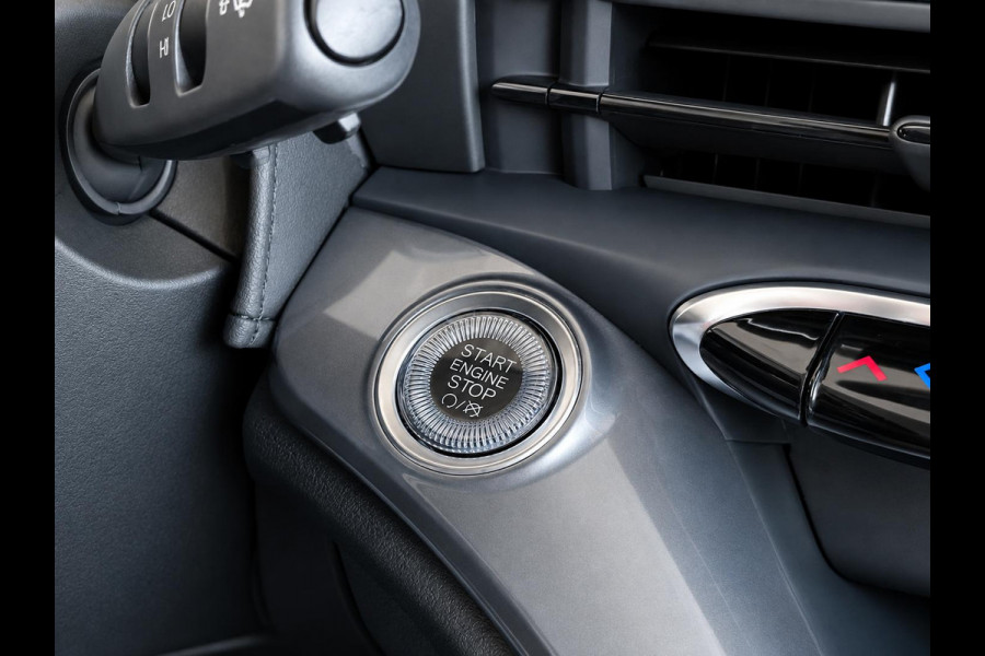 Fiat 500E 42 kWh Navigatie by Apple Carplay Android Auto camera Parkeersensoren rondom Dodehoekdetectie Cruise Control Stoelverwarming Keyless Entry Climate Control