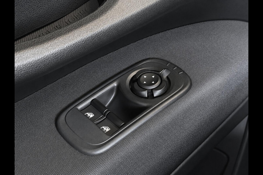 Fiat 500E 42 kWh Navigatie by Apple Carplay Android Auto camera Parkeersensoren rondom Dodehoekdetectie Cruise Control Stoelverwarming Keyless Entry Climate Control