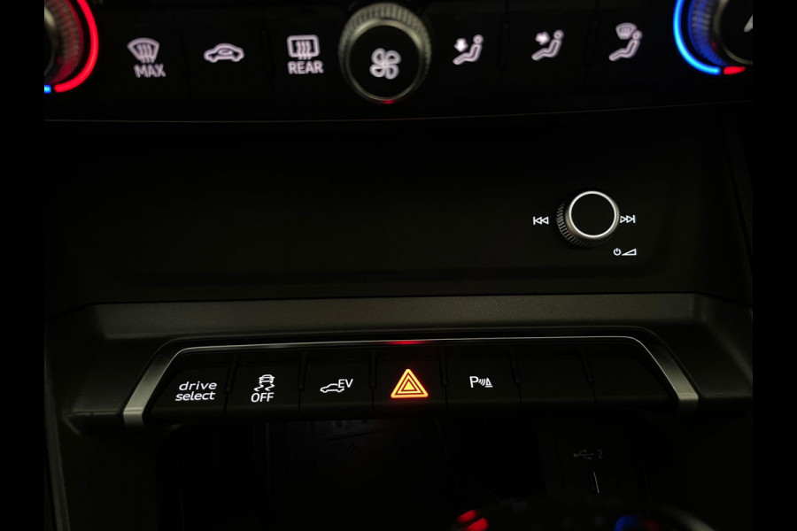 Audi Q3 45 TFSI e edition 245PK S-LINE AIRCO NAVI CRUISE PANO 20 INCH VELG STOELVERW NIEUWSTAAT
