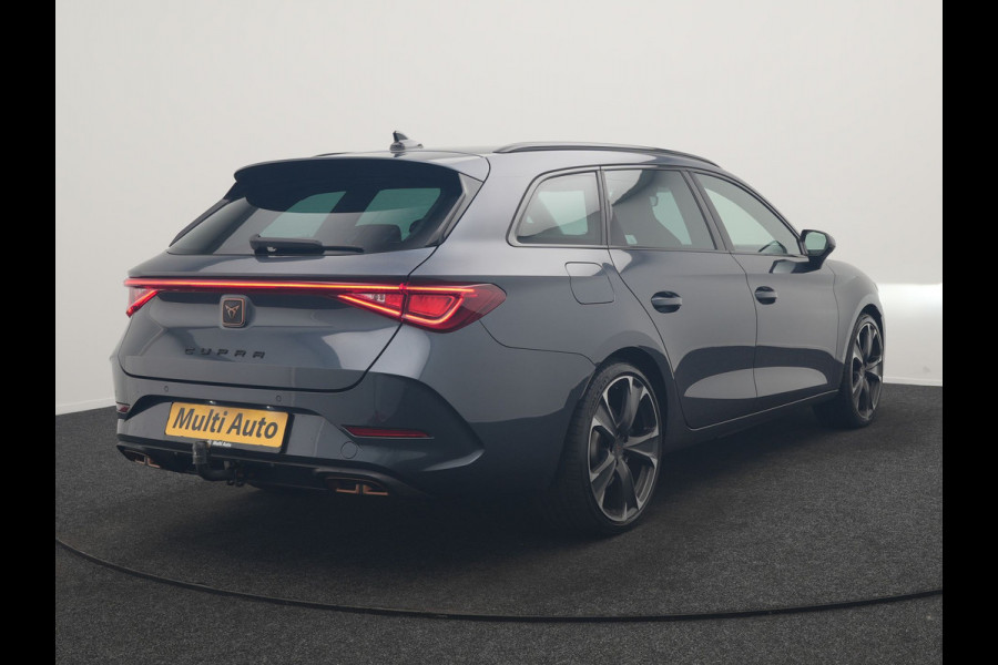 CUPRA Leon Sportstourer 1.4 e-Hybrid PHEV 245pk Dealer O.H | Trekhaak | Adaptive Cruise | Sportstoelen & Stuur Verwarmd | Apple Carplay | Sfeerverlichting | Keyless | Virtual | Navigatie | DAB | 19"L.M |