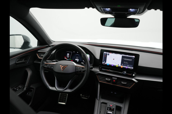 CUPRA Leon Sportstourer 1.4 e-Hybrid PHEV 245pk Dealer O.H | Trekhaak | Adaptive Cruise | Sportstoelen & Stuur Verwarmd | Apple Carplay | Sfeerverlichting | Keyless | Virtual | Navigatie | DAB | 19"L.M |