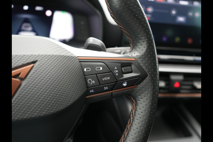CUPRA Leon Sportstourer 1.4 e-Hybrid PHEV 245pk Dealer O.H | Trekhaak | Adaptive Cruise | Sportstoelen & Stuur Verwarmd | Apple Carplay | Sfeerverlichting | Keyless | Virtual | Navigatie | DAB | 19"L.M |