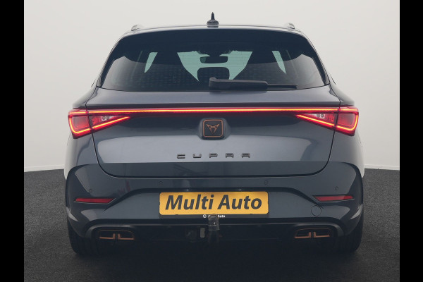 CUPRA Leon Sportstourer 1.4 e-Hybrid PHEV 245pk Dealer O.H | Trekhaak | Adaptive Cruise | Sportstoelen & Stuur Verwarmd | Apple Carplay | Sfeerverlichting | Keyless | Virtual | Navigatie | DAB | 19"L.M |