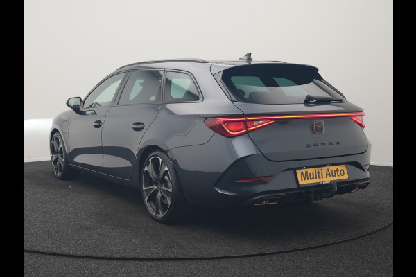 CUPRA Leon Sportstourer 1.4 e-Hybrid PHEV 245pk Dealer O.H | Trekhaak | Adaptive Cruise | Sportstoelen & Stuur Verwarmd | Apple Carplay | Sfeerverlichting | Keyless | Virtual | Navigatie | DAB | 19"L.M |