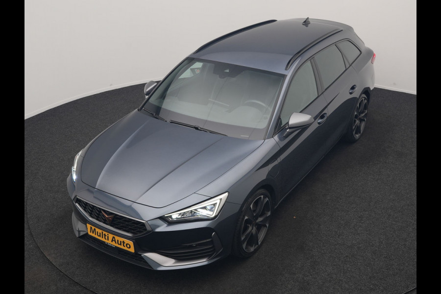 CUPRA Leon Sportstourer 1.4 e-Hybrid PHEV 245pk Dealer O.H | Trekhaak | Adaptive Cruise | Sportstoelen & Stuur Verwarmd | Apple Carplay | Sfeerverlichting | Keyless | Virtual | Navigatie | DAB | 19"L.M |