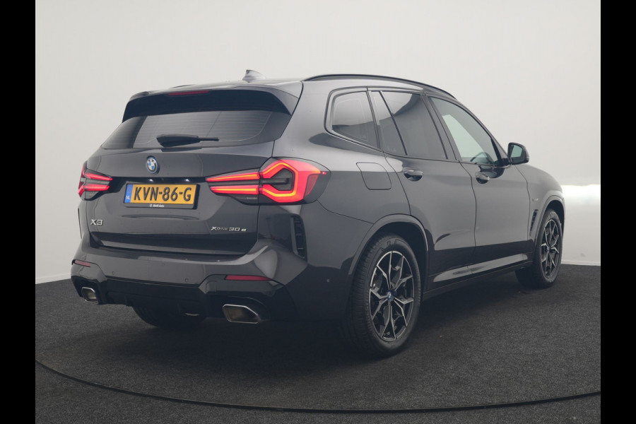 BMW X3 xDrive30e M Sport PHEV 293pk Dealer O.H | Trekhaak Af Fabriek | Camera | Cruise Control | Lederen Sportstoelen Verwarmd | Sfeerverlichting | Apple Carplay | Navigatie | Virtual | DAB | 19"L.M | Plug In Hybrid |