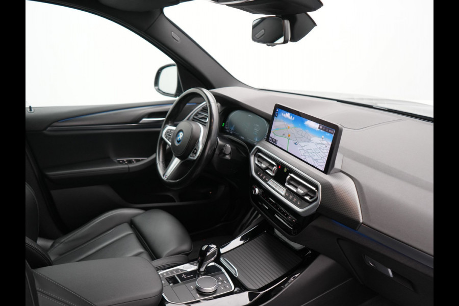 BMW X3 xDrive30e M Sport PHEV 293pk Dealer O.H | Trekhaak Af Fabriek | Camera | Cruise Control | Lederen Sportstoelen Verwarmd | Sfeerverlichting | Apple Carplay | Navigatie | Virtual | DAB | 19"L.M | Plug In Hybrid |