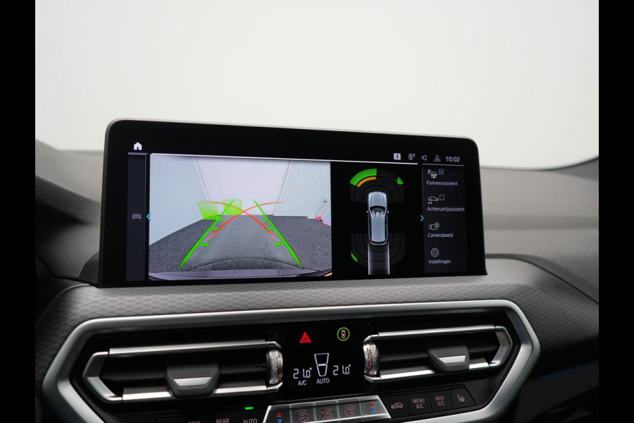 BMW X3 xDrive30e M Sport PHEV 293pk Dealer O.H | Trekhaak Af Fabriek | Camera | Cruise Control | Lederen Sportstoelen Verwarmd | Sfeerverlichting | Apple Carplay | Navigatie | Virtual | DAB | 19"L.M | Plug In Hybrid |