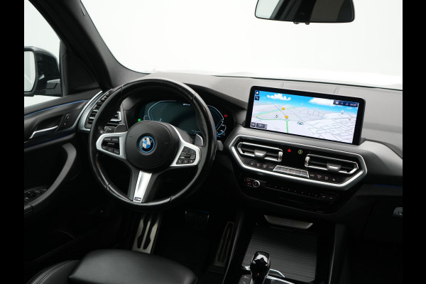 BMW X3 xDrive30e M Sport PHEV 293pk Dealer O.H | Trekhaak Af Fabriek | Camera | Cruise Control | Lederen Sportstoelen Verwarmd | Sfeerverlichting | Apple Carplay | Navigatie | Virtual | DAB | 19"L.M | Plug In Hybrid |