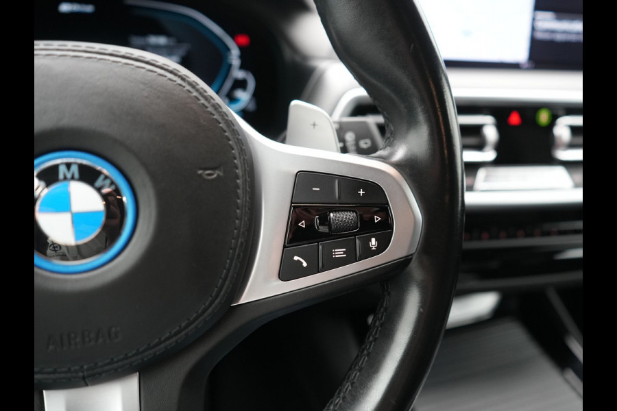BMW X3 xDrive30e M Sport PHEV 293pk Dealer O.H | Trekhaak Af Fabriek | Camera | Cruise Control | Lederen Sportstoelen Verwarmd | Sfeerverlichting | Apple Carplay | Navigatie | Virtual | DAB | 19"L.M | Plug In Hybrid |