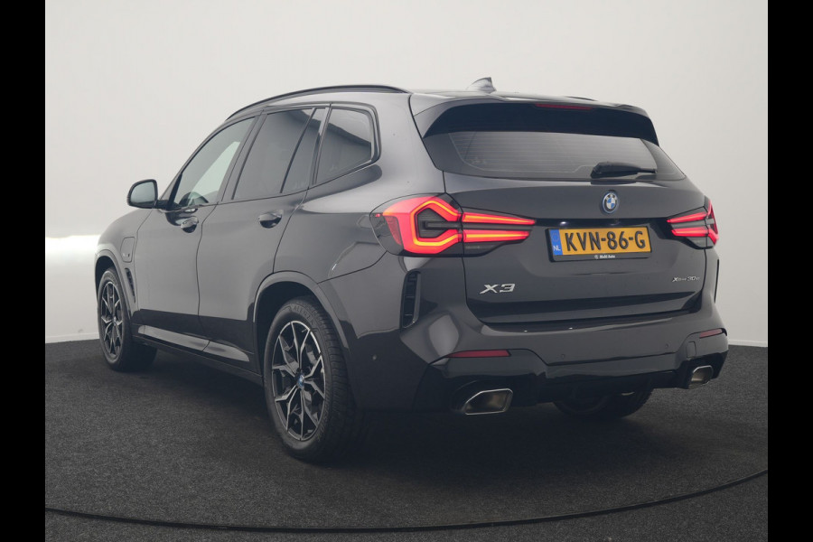 BMW X3 xDrive30e M Sport PHEV 293pk Dealer O.H | Trekhaak Af Fabriek | Camera | Cruise Control | Lederen Sportstoelen Verwarmd | Sfeerverlichting | Apple Carplay | Navigatie | Virtual | DAB | 19"L.M | Plug In Hybrid |