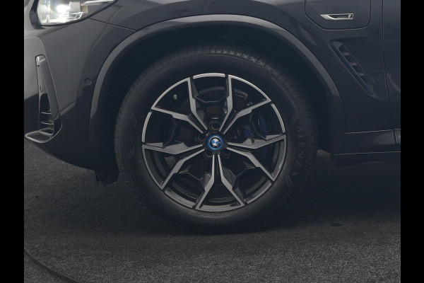 BMW X3 xDrive30e M Sport PHEV 293pk Dealer O.H | Trekhaak Af Fabriek | Camera | Cruise Control | Lederen Sportstoelen Verwarmd | Sfeerverlichting | Apple Carplay | Navigatie | Virtual | DAB | 19"L.M | Plug In Hybrid |