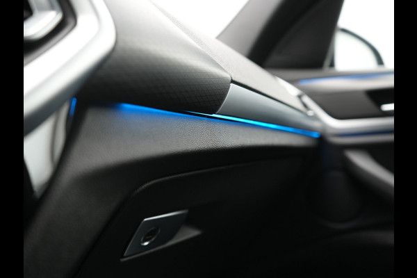 BMW X3 xDrive30e M Sport PHEV 293pk Dealer O.H | Trekhaak Af Fabriek | Camera | Cruise Control | Lederen Sportstoelen Verwarmd | Sfeerverlichting | Apple Carplay | Navigatie | Virtual | DAB | 19"L.M | Plug In Hybrid |