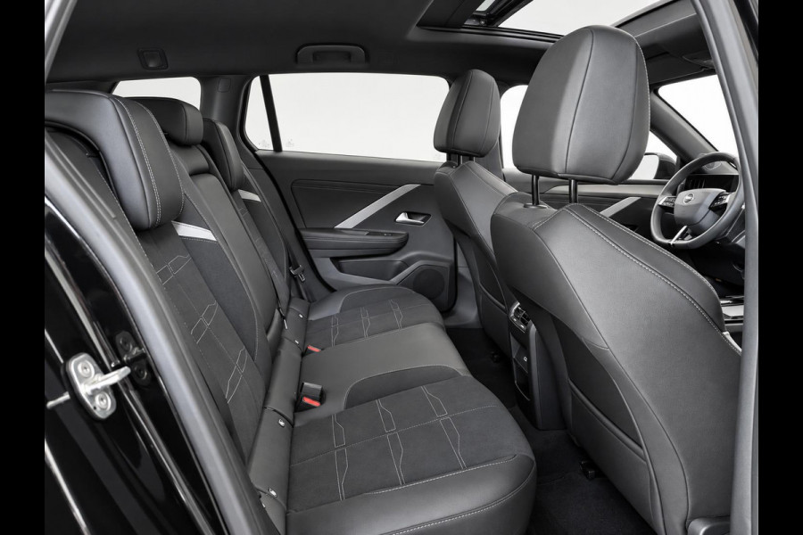 Opel Astra Sports Tourer 1.2 Turbo Ultimate Panoramadak Navigatie Apple Carplay Android Auto 360 camera Parkeerhulp Adaptive Cruise Control Head-up Display Stoel- en stuurverwarming Memory stoelen Full Led Climate Control