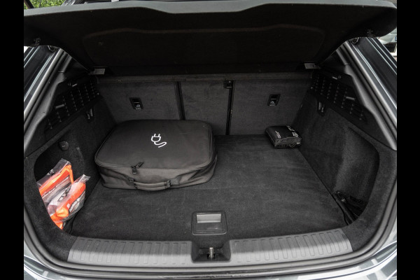 Audi A3 Sportback 40 TFSIe S-Line | Carplay | S-Sportstoelen | 18" LMV | LED