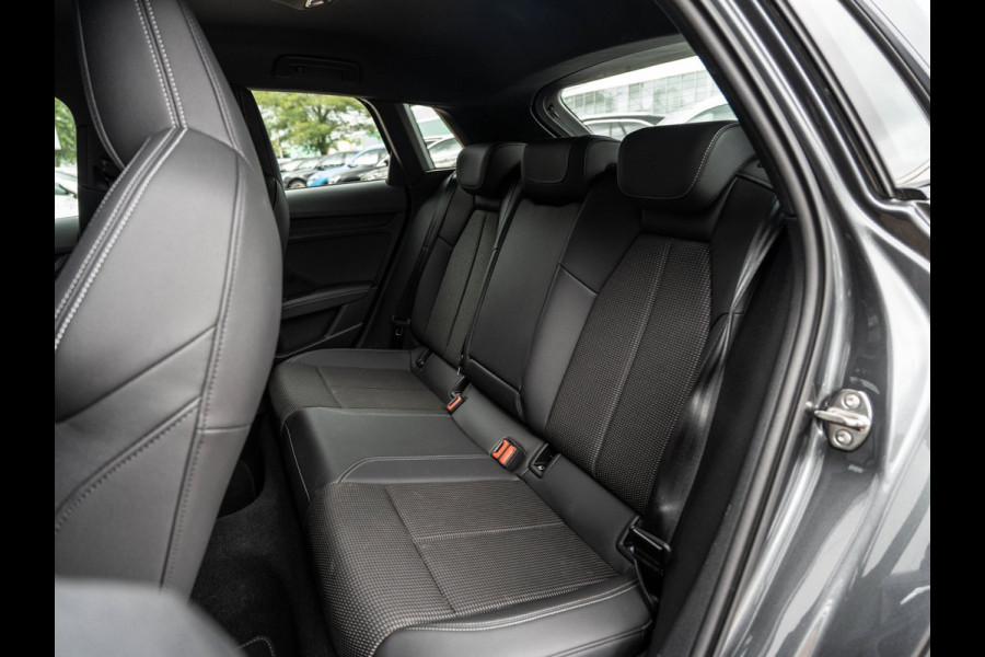 Audi A3 Sportback 40 TFSIe S-Line | Carplay | S-Sportstoelen | 18" LMV | LED