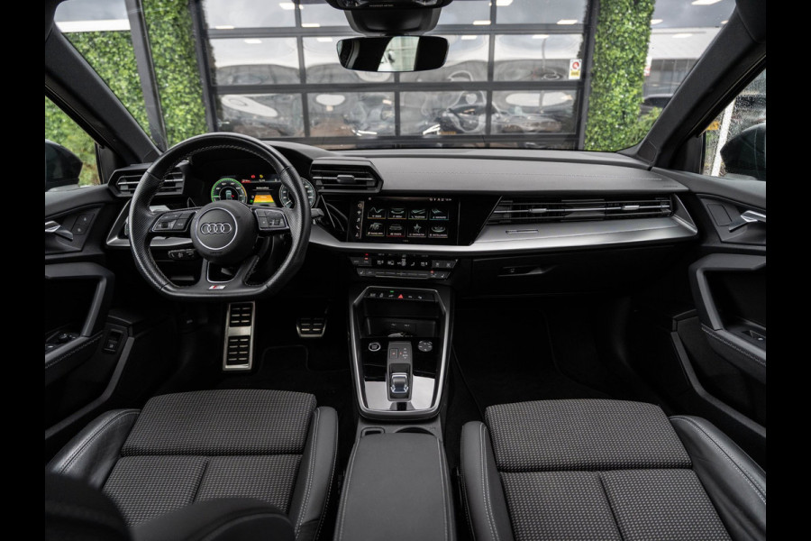 Audi A3 Sportback 40 TFSIe S-Line | Carplay | S-Sportstoelen | 18" LMV | LED