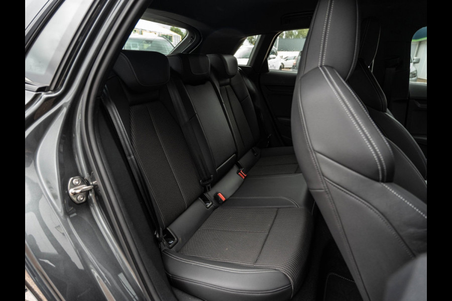 Audi A3 Sportback 40 TFSIe S-Line | Carplay | S-Sportstoelen | 18" LMV | LED