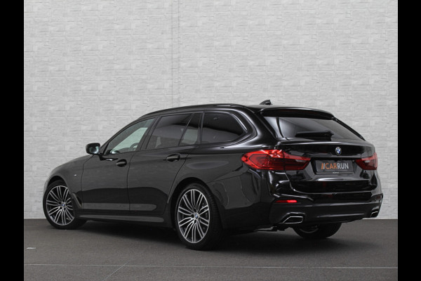 BMW 5 Serie Touring 520i M-Sport Volledig Individual | Nappa | Comfortseats | Panodak | Trekhaak 2000kg | Adapt. Led | Luchtvering niveauregeling | Display Key | Camera | Memory | 19" | Nav. Proffesional | Alarm | NL-Auto | Dealer OH | NAP | Full Service - Rijklaarprijs.
