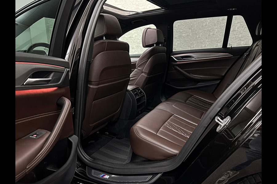 BMW 5 Serie Touring 520i M-Sport Volledig Individual | Nappa | Comfortseats | Panodak | Trekhaak 2000kg | Adapt. Led | Luchtvering niveauregeling | Display Key | Camera | Memory | 19" | Nav. Proffesional | Alarm | NL-Auto | Dealer OH | NAP | Full Service - Rijklaarprijs.