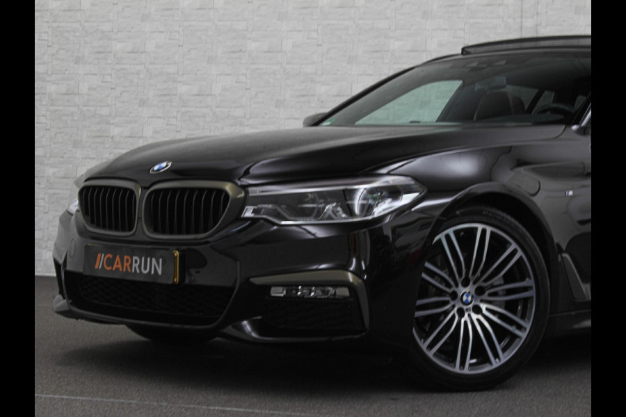 BMW 5 Serie Touring 520i M-Sport Volledig Individual | Nappa | Comfortseats | Panodak | Trekhaak 2000kg | Adapt. Led | Luchtvering niveauregeling | Display Key | Camera | Memory | 19" | Nav. Proffesional | Alarm | NL-Auto | Dealer OH | NAP | Full Service - Rijklaarprijs.