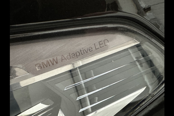 BMW 5 Serie Touring 520i M-Sport Volledig Individual | Nappa | Comfortseats | Panodak | Trekhaak 2000kg | Adapt. Led | Luchtvering niveauregeling | Display Key | Camera | Memory | 19" | Nav. Proffesional | Alarm | NL-Auto | Dealer OH | NAP | Full Service - Rijklaarprijs.