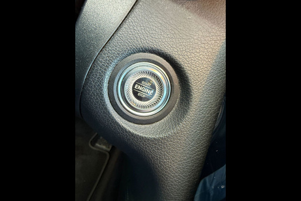 Mercedes-Benz GLC 200 / Panodak / Leer / Camera / Facelift