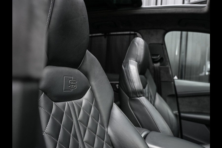 Audi Q7 4.0 TFSI SQ7 quattro Panoramadak | Keramische Remmen | Alcantara Hemel | Carbon Interieur | B&O | HUD | Luchtvering | Stoelverwarming V+A | Camera | Ambiance Interieur | Stuurverwarming | Achterasbesturing |