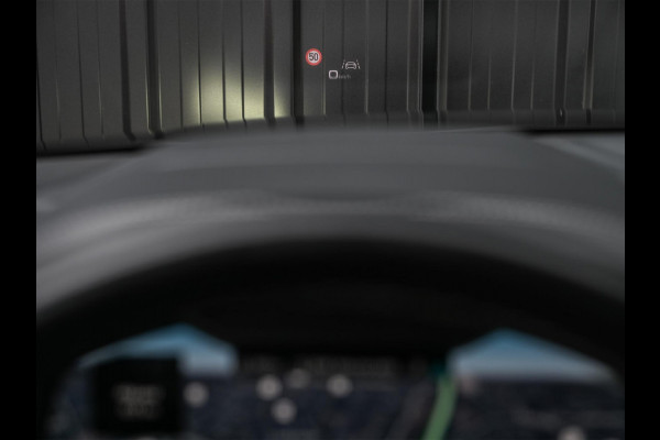 Audi Q7 4.0 TFSI SQ7 quattro Panoramadak | Keramische Remmen | Alcantara Hemel | Carbon Interieur | B&O | HUD | Luchtvering | Stoelverwarming V+A | Camera | Ambiance Interieur | Stuurverwarming | Achterasbesturing |