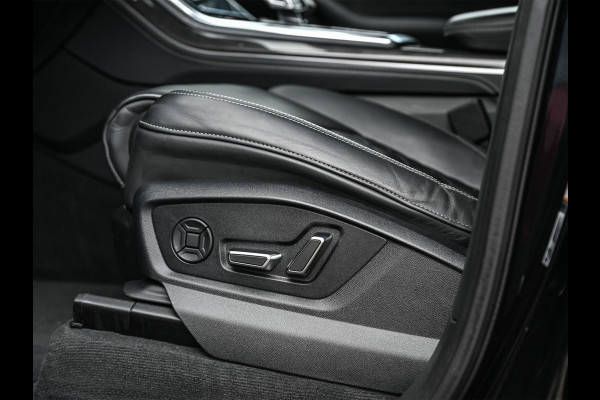 Audi Q7 4.0 TFSI SQ7 quattro Panoramadak | Keramische Remmen | Alcantara Hemel | Carbon Interieur | B&O | HUD | Luchtvering | Stoelverwarming V+A | Camera | Ambiance Interieur | Stuurverwarming | Achterasbesturing |