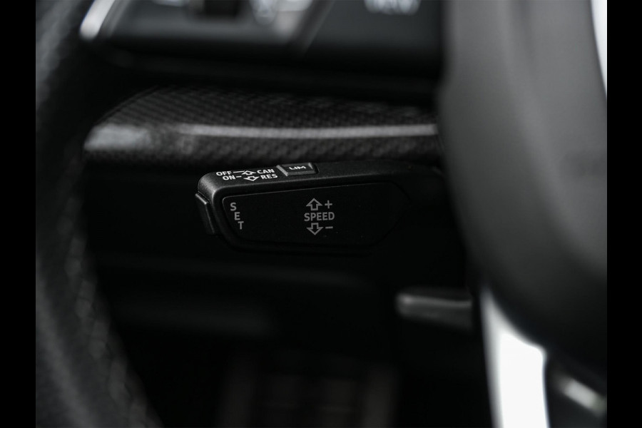 Audi Q7 4.0 TFSI SQ7 quattro Panoramadak | Keramische Remmen | Alcantara Hemel | Carbon Interieur | B&O | HUD | Luchtvering | Stoelverwarming V+A | Camera | Ambiance Interieur | Stuurverwarming | Achterasbesturing |