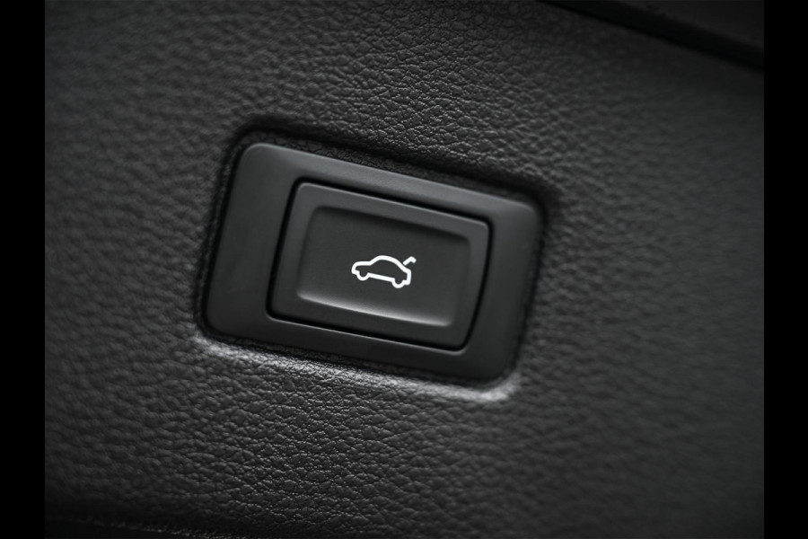 Audi Q7 4.0 TFSI SQ7 quattro Panoramadak | Keramische Remmen | Alcantara Hemel | Carbon Interieur | B&O | HUD | Luchtvering | Stoelverwarming V+A | Camera | Ambiance Interieur | Stuurverwarming | Achterasbesturing |