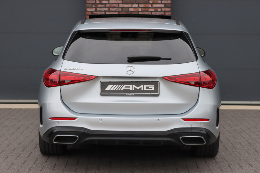 Mercedes-Benz C-Klasse Estate 300 e AMG Line | Panoramadak | Burmester | Distronic | Memory | Leder | Trekhaak | Digital Light | HUD | Surround Camera |
