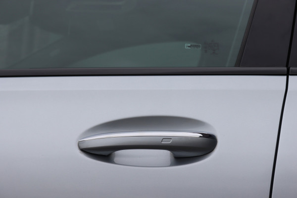 Mercedes-Benz C-Klasse Estate 300 e AMG Line | Panoramadak | Burmester | Distronic | Memory | Leder | Trekhaak | Digital Light | HUD | Surround Camera |