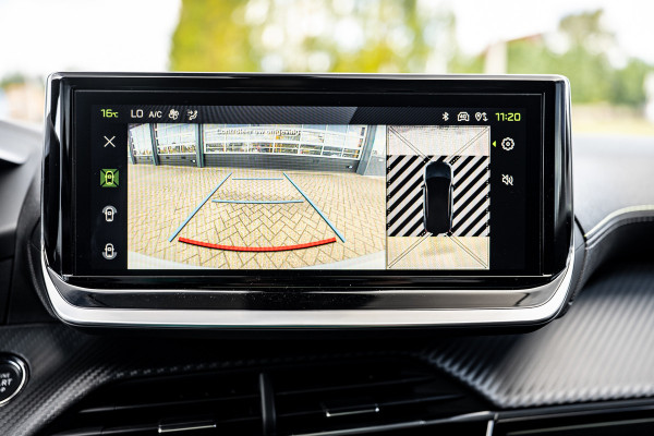 Peugeot 2008 1.2 GT /Pano/360/Massage/Carplay