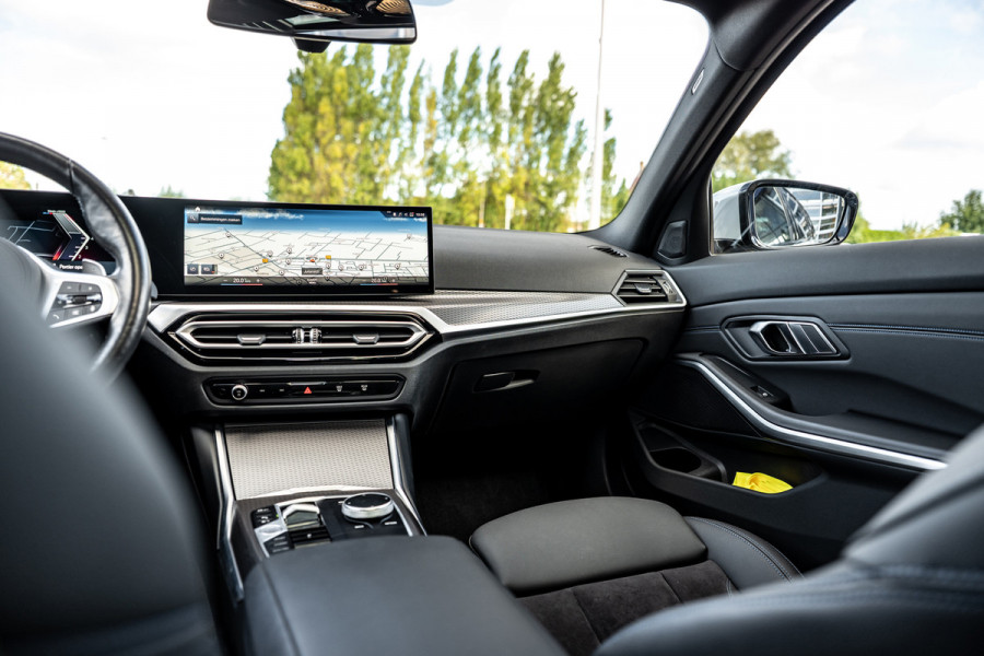 BMW 3 Serie Touring 330e Pano/M-Sport/HUD/Trekhaak