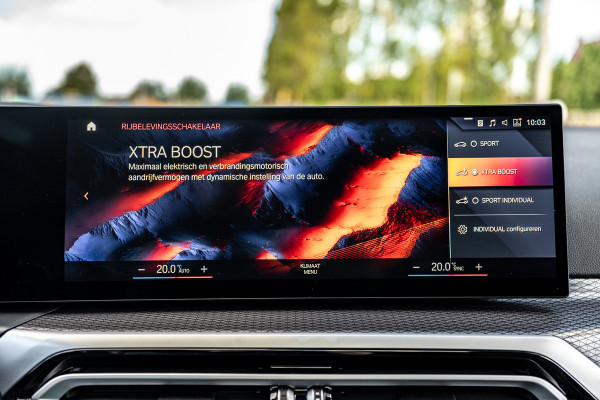 BMW 3 Serie Touring 330e Pano/M-Sport/HUD/Trekhaak