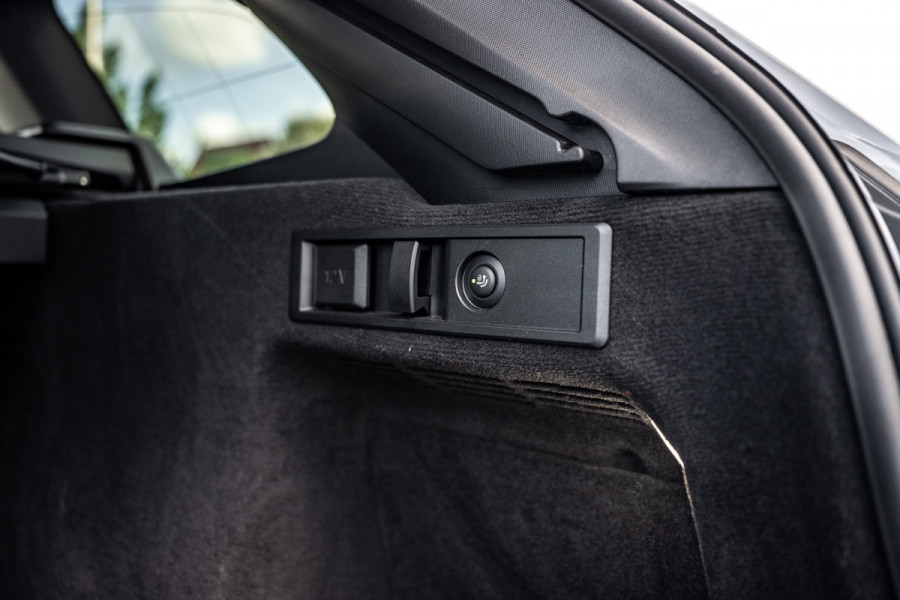 BMW 3 Serie Touring 330e Pano/M-Sport/HUD/Trekhaak