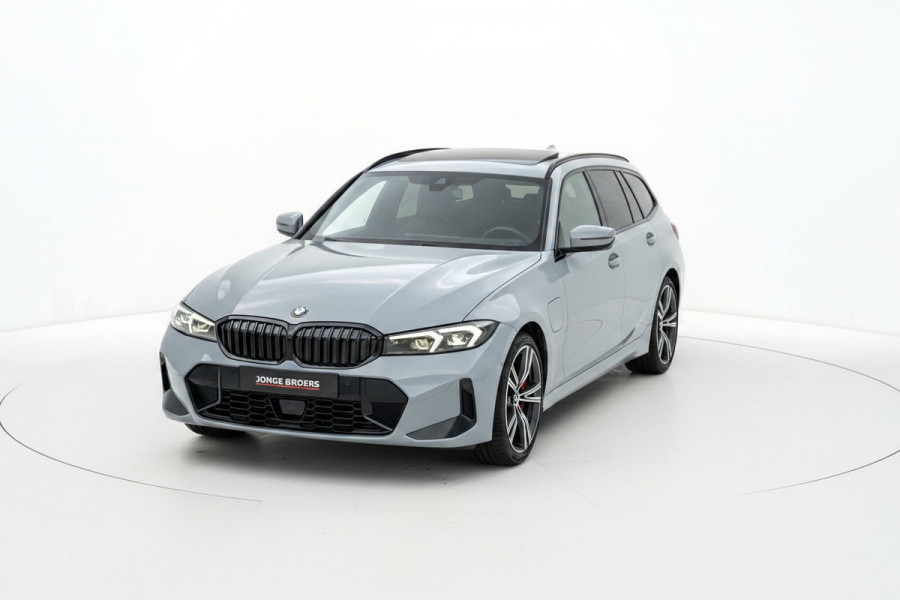 BMW 3 Serie Touring 330e Pano/M-Sport/HUD/Trekhaak