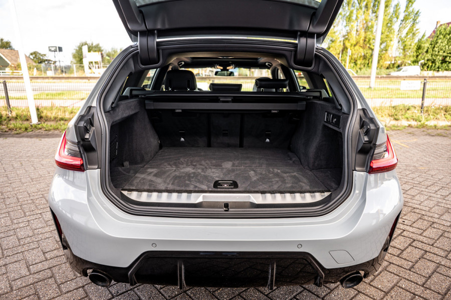 BMW 3 Serie Touring 330e Pano/M-Sport/HUD/Trekhaak