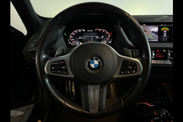 BMW 1-serie M135i xDrive Pano|H/K|Kuipstoelen|Camera|Sfeer