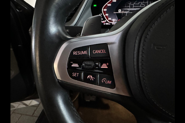 BMW 1-serie M135i xDrive Pano|H/K|Kuipstoelen|Camera|Sfeer