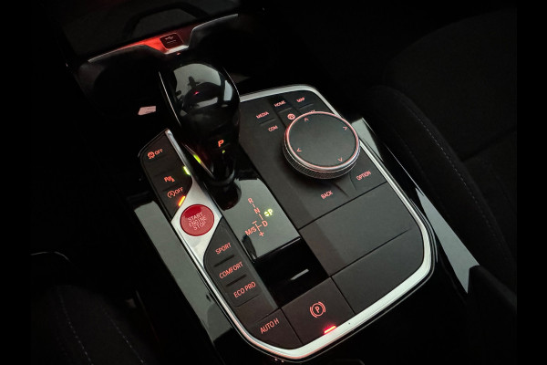 BMW 1-serie M135i xDrive Pano|H/K|Kuipstoelen|Camera|Sfeer
