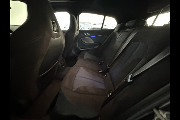 BMW 1-serie M135i xDrive Pano|H/K|Kuipstoelen|Camera|Sfeer